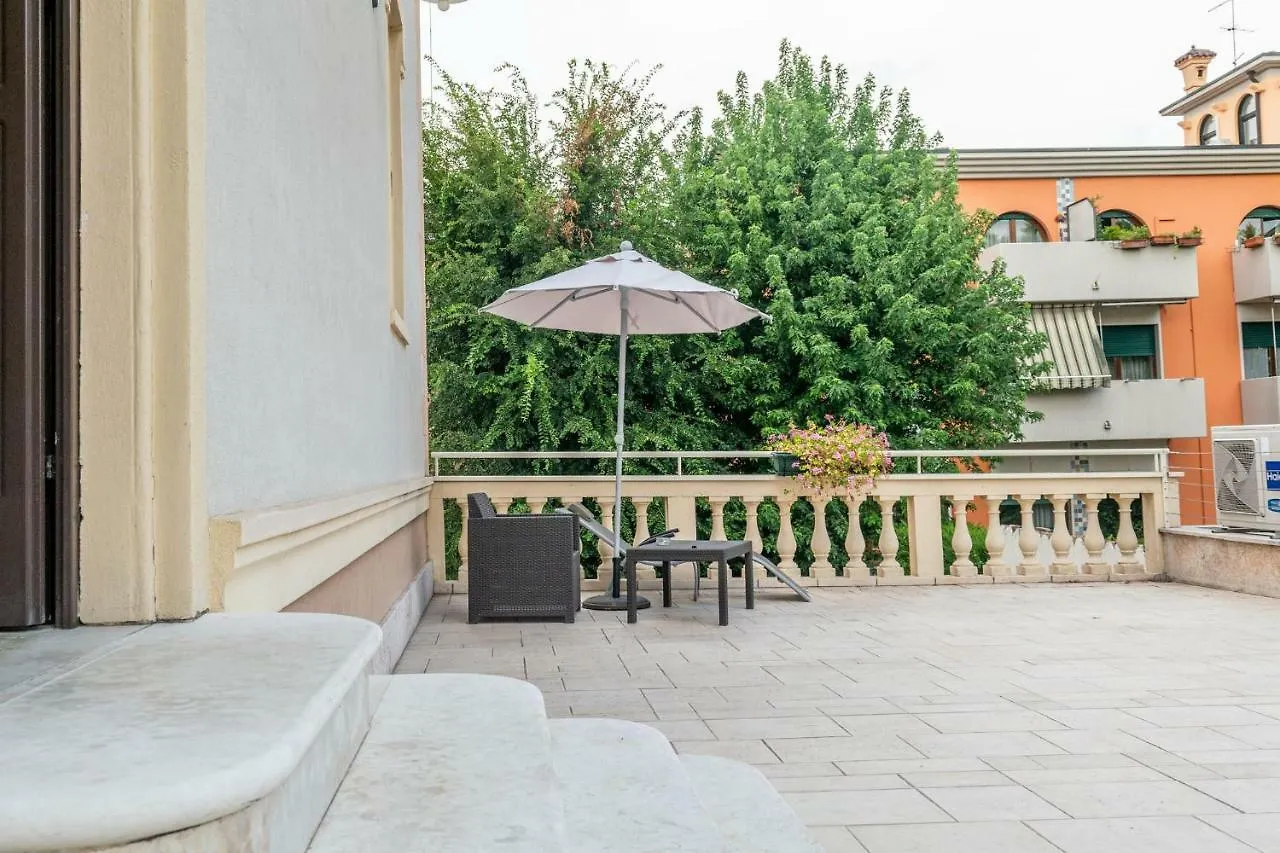 Juliet House Otel Verona 2*,  İtalya